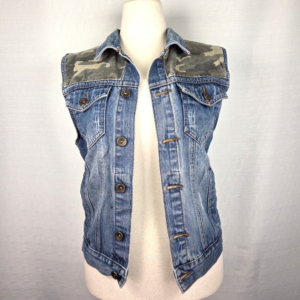 Carbon Sleeveless Denim Vest Women's Medium Camo‎ Print Distressed Grunge Punk - Picture 2 of 4